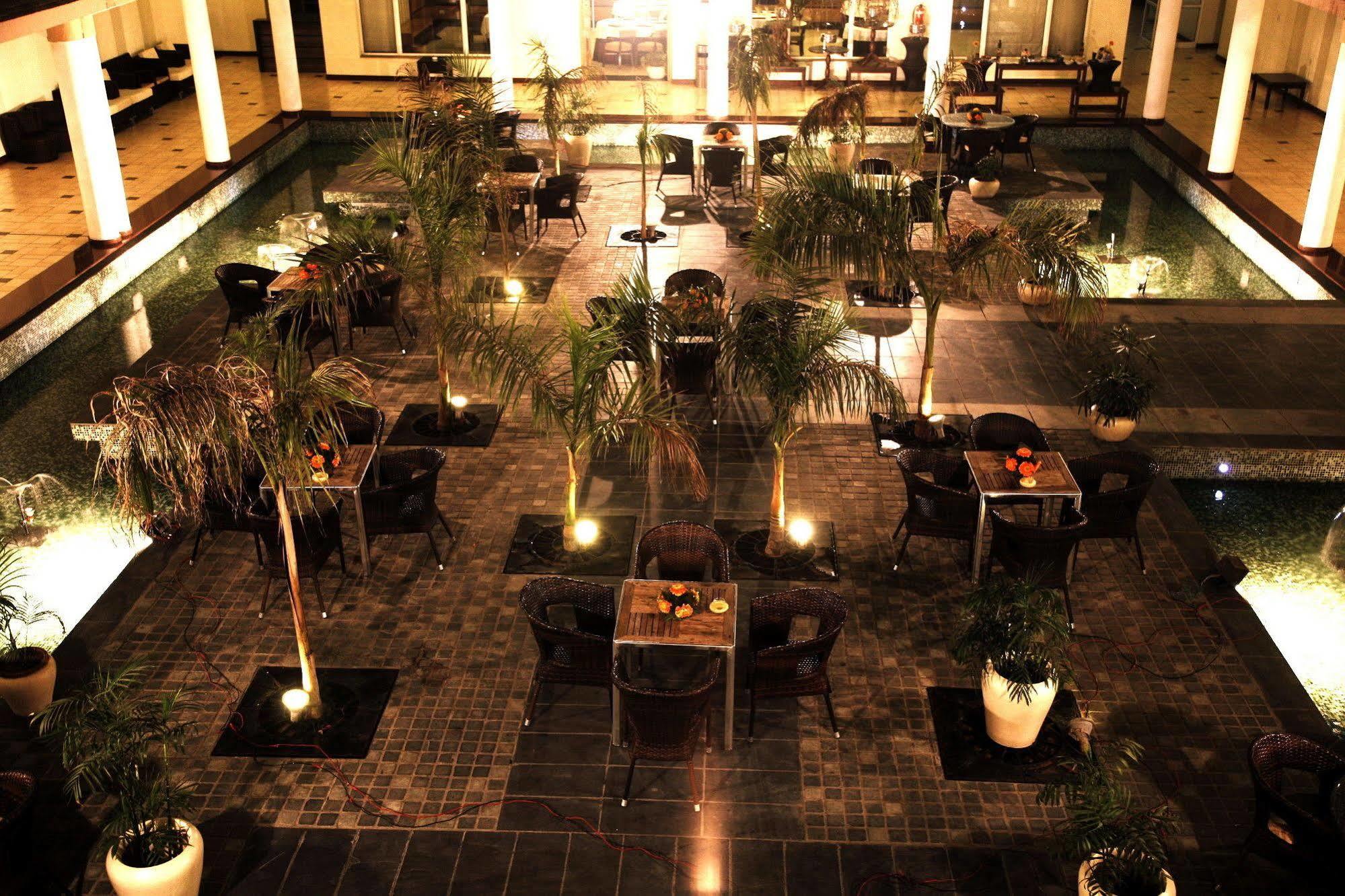 Treehouse Hotel Club & Spa Dhāruhera エクステリア 写真