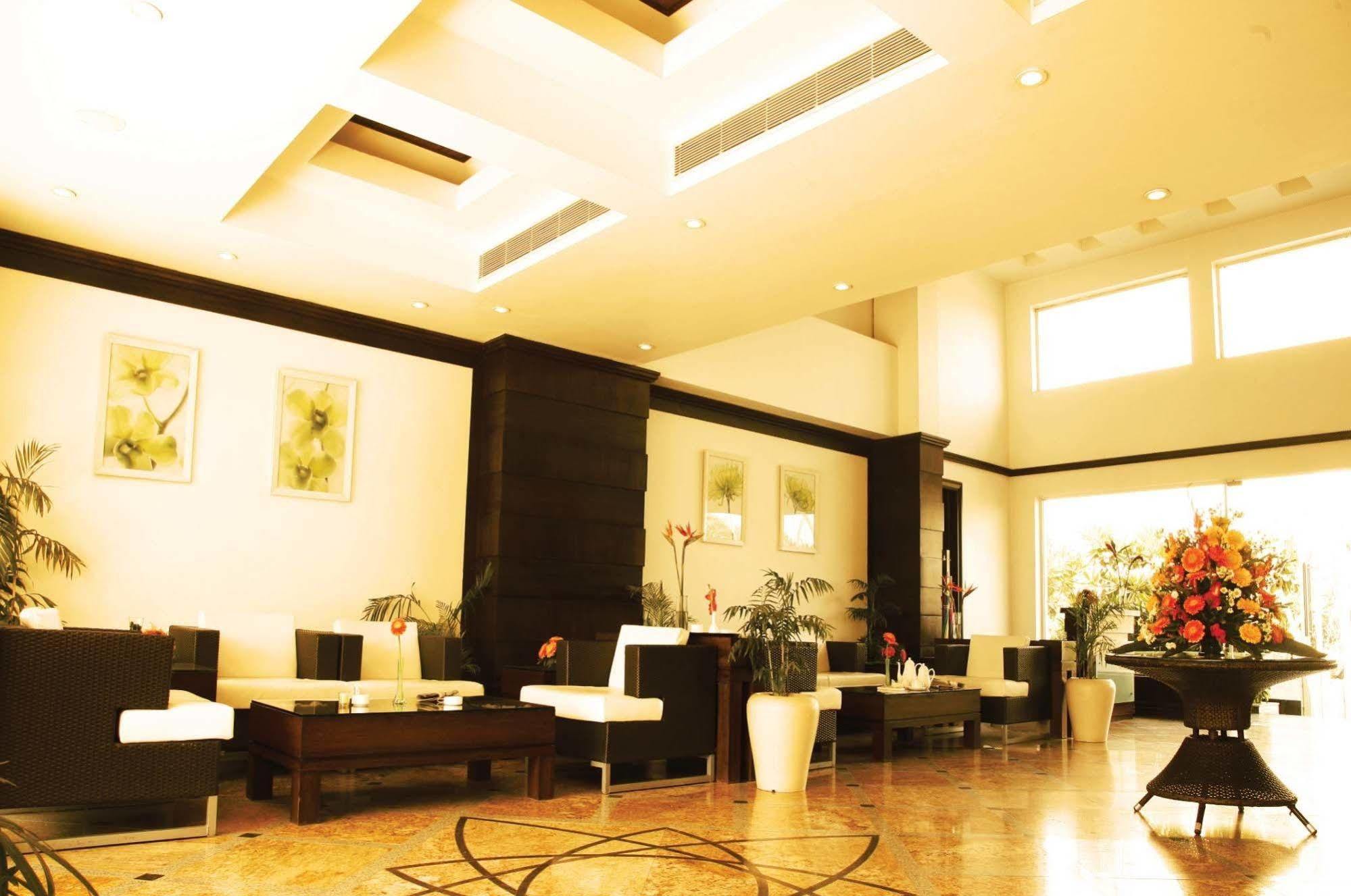 Treehouse Hotel Club & Spa Dhāruhera エクステリア 写真